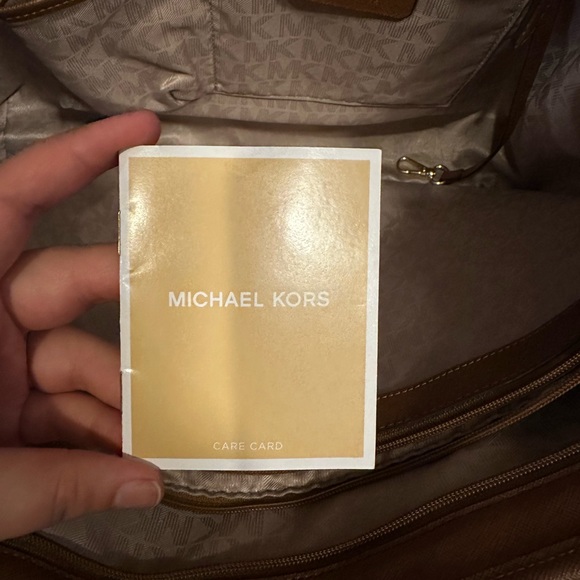 Tan Michael Kors tote - Picture 1 of 4